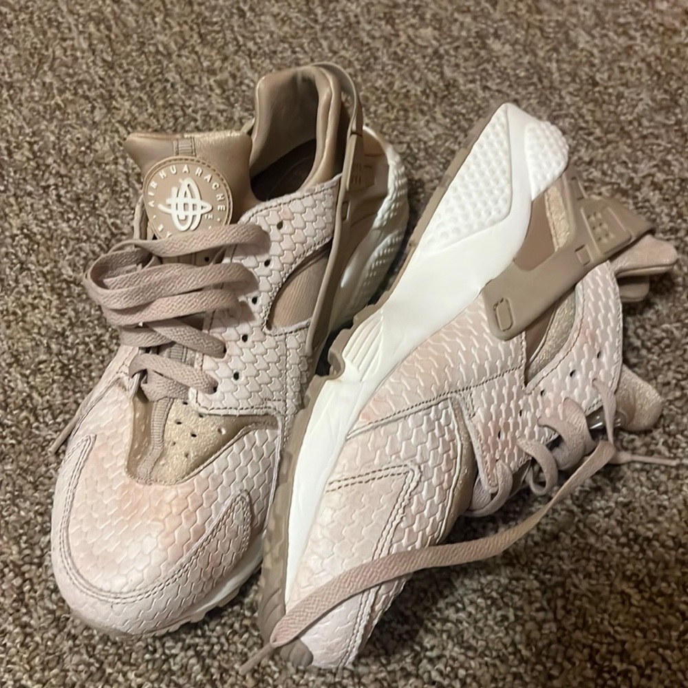 Women’s Nike Huarache